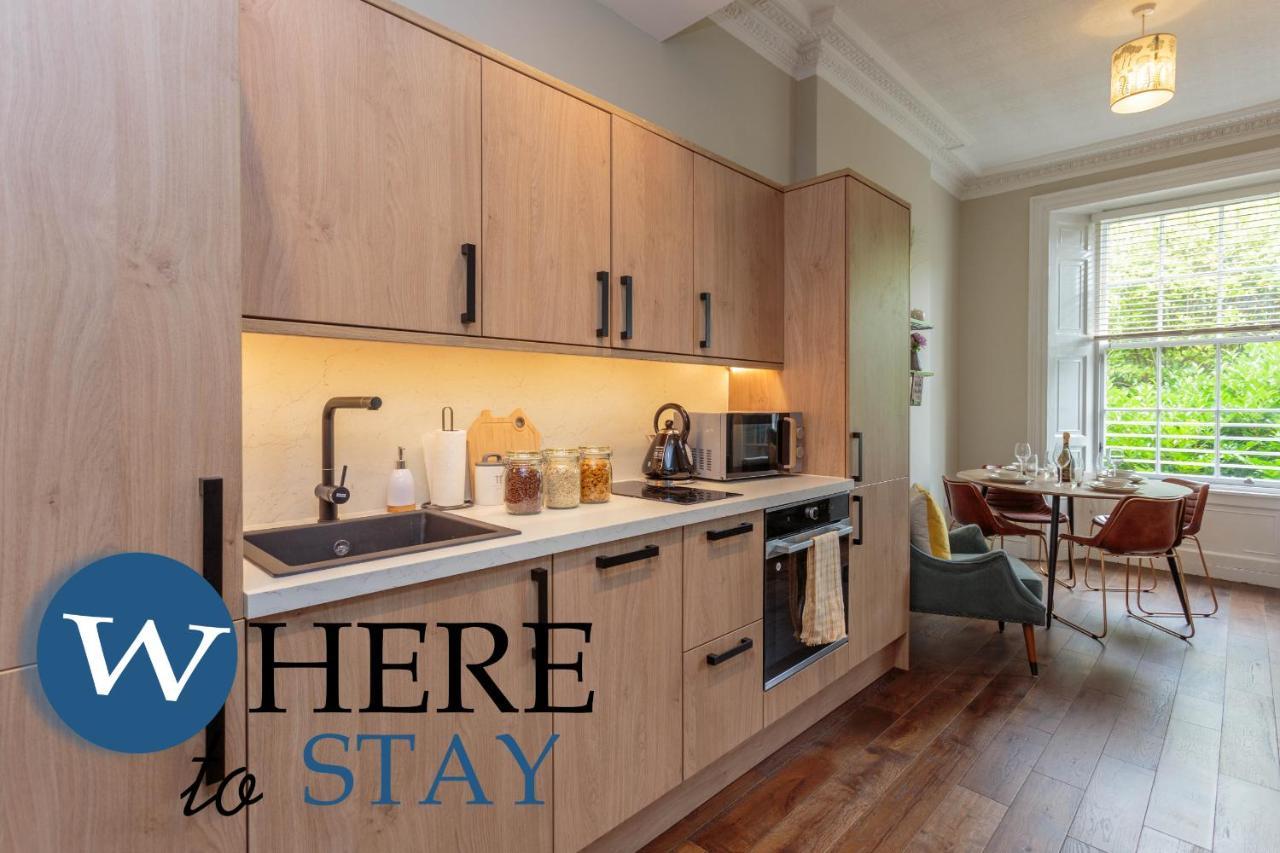 Stylish 2bed Underneath Castle Edinburgh