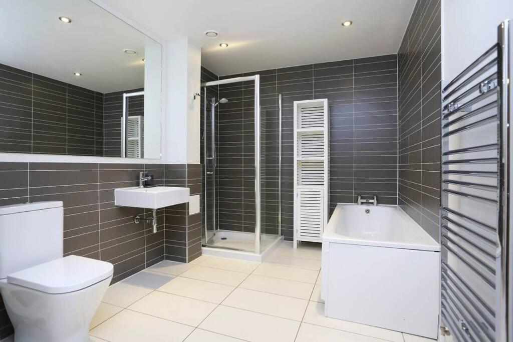 Stunning West End Hub Apartment Edinburgh