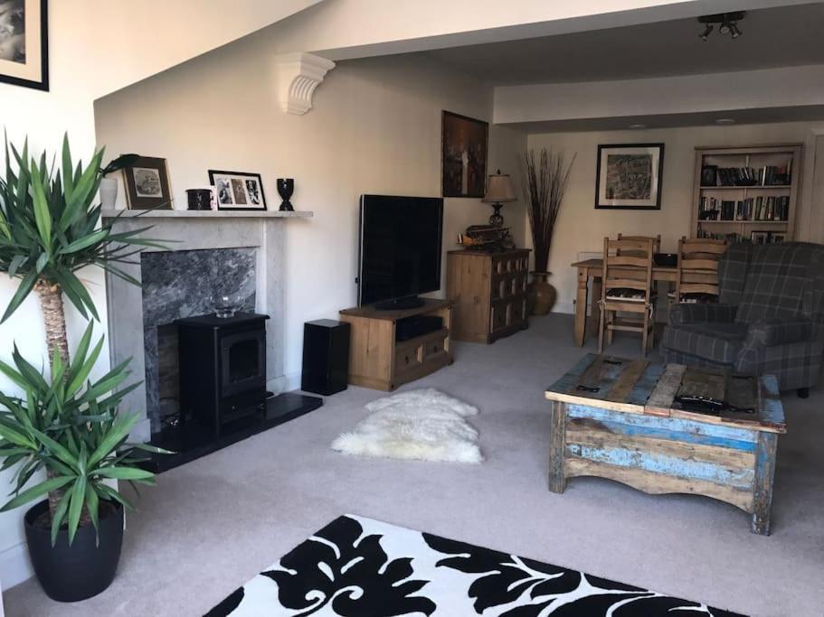 Fabulous New Town Flat *