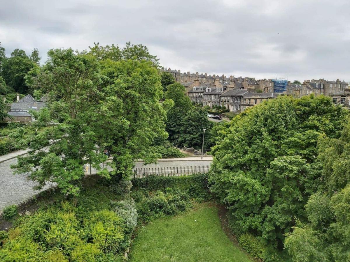 Spacious 2 Bedroom Apt - Centre * Edinburgh