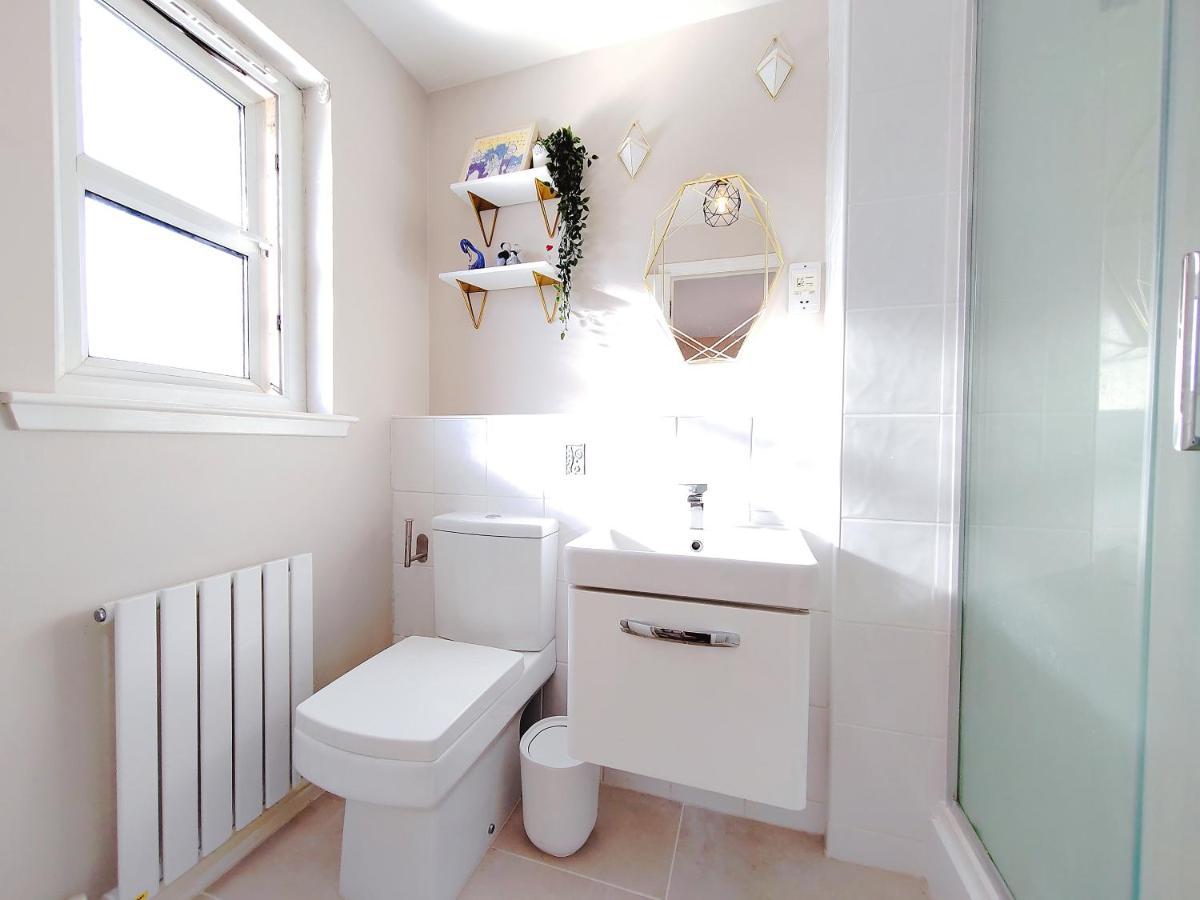 Homestay Modern And Spacious Double&king Bedrooms Both With Private Bathrooms Edinburgh
