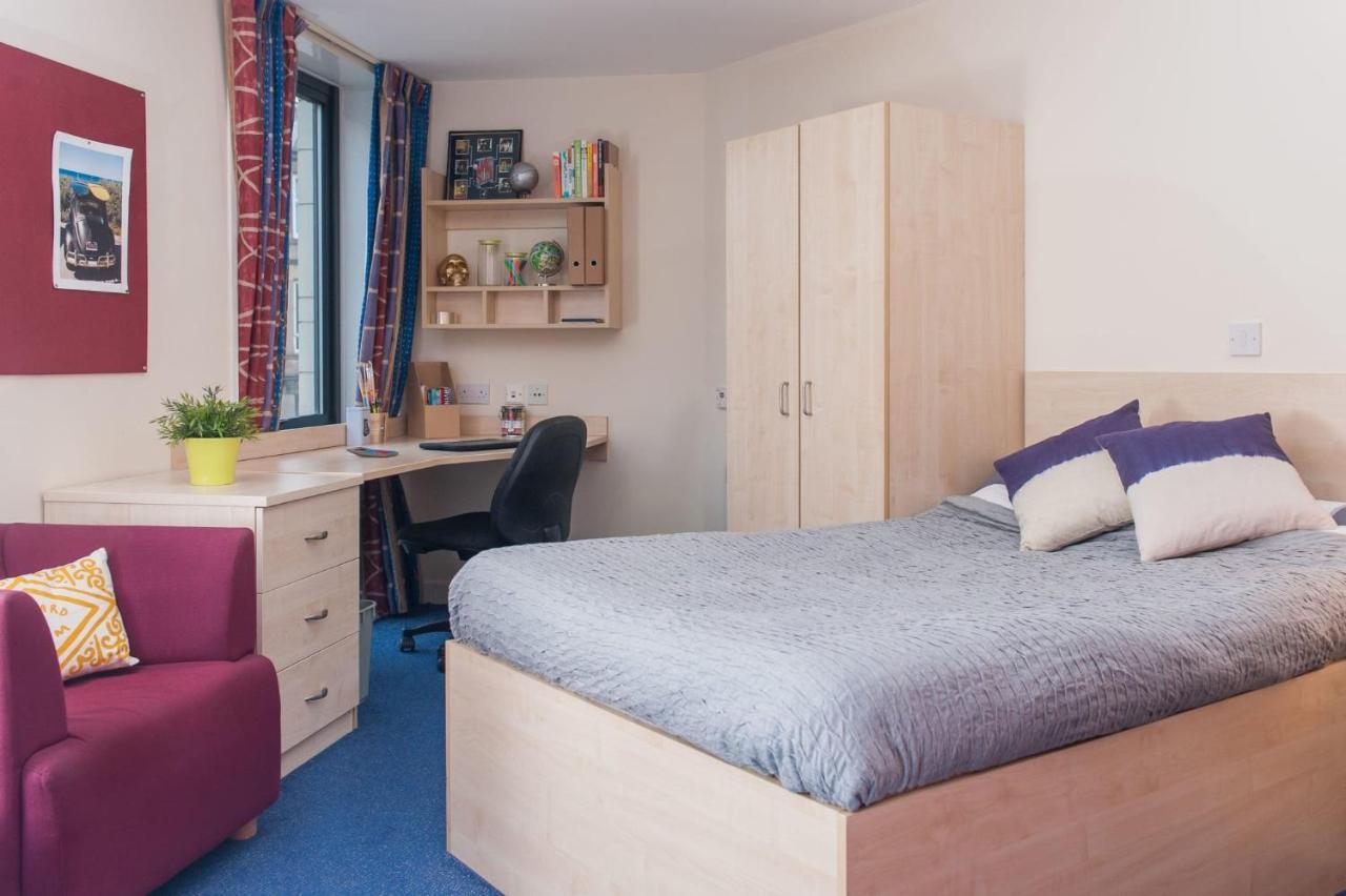 Bright And Ensuite Bedrooms At Mcdonald Road In Apartment Edinburgh