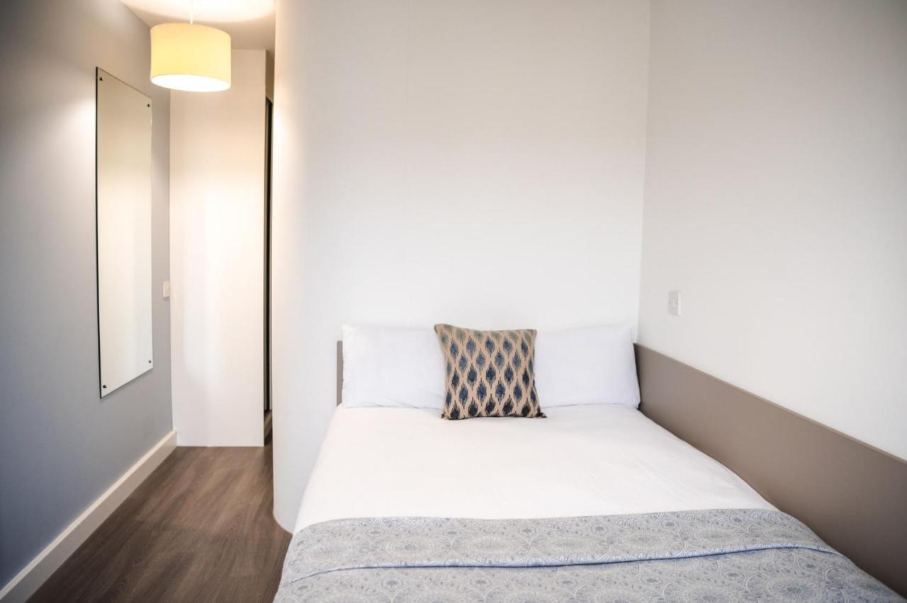 Bright And Ensuite Bedrooms At Mcdonald Road In *
