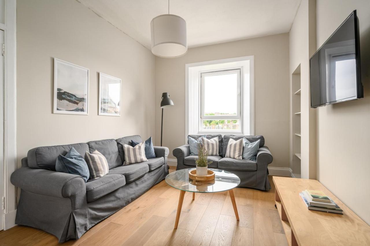 2br New Town Castle View Edinburgh