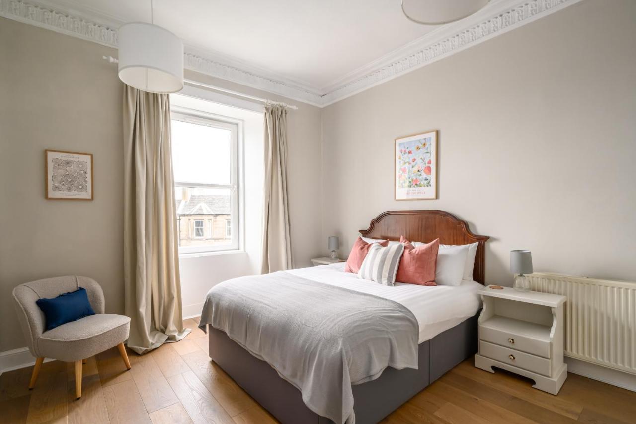 2br New Town Castle View * Edinburgh