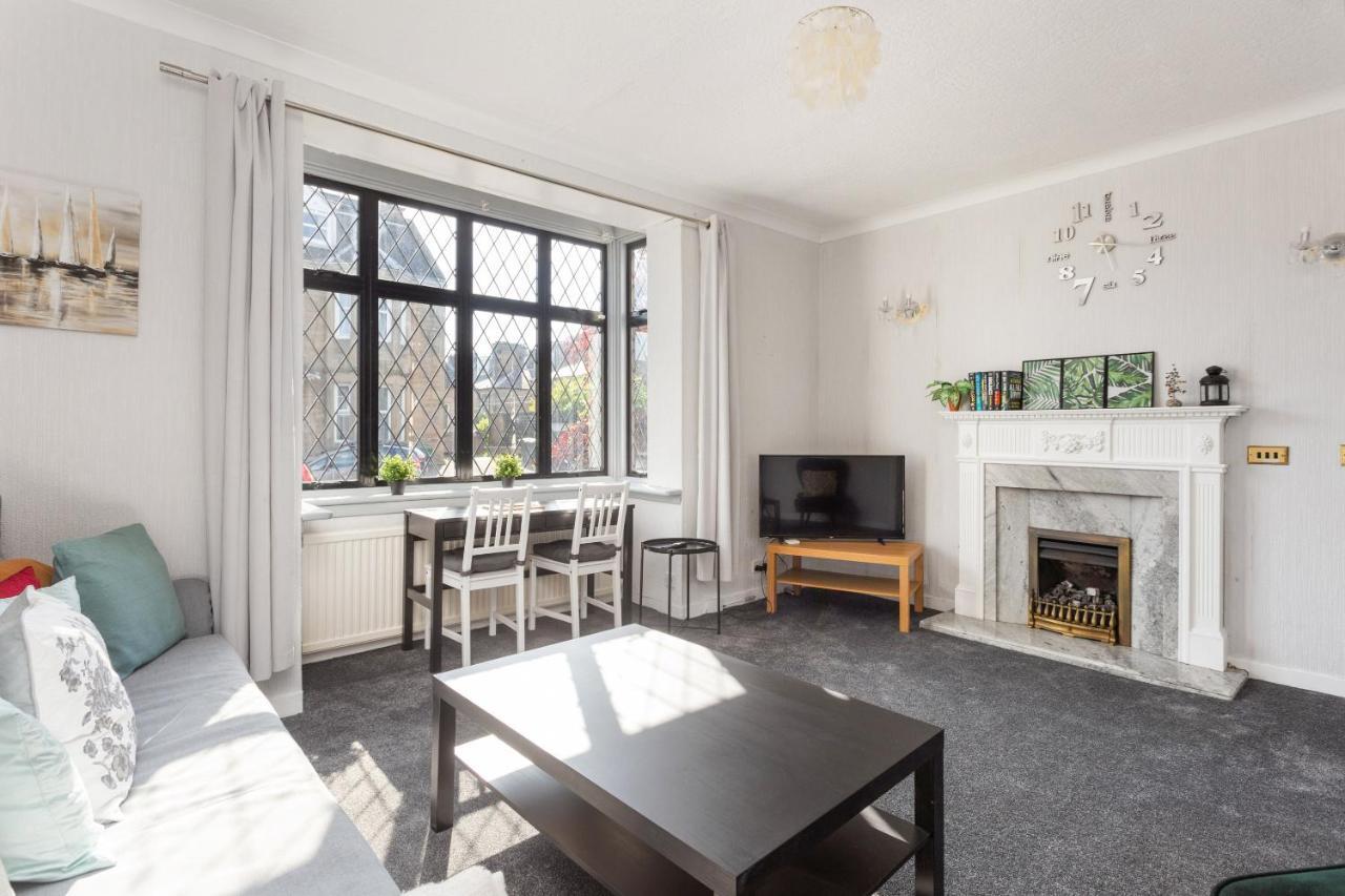 Lovely 3bed House-private Parking