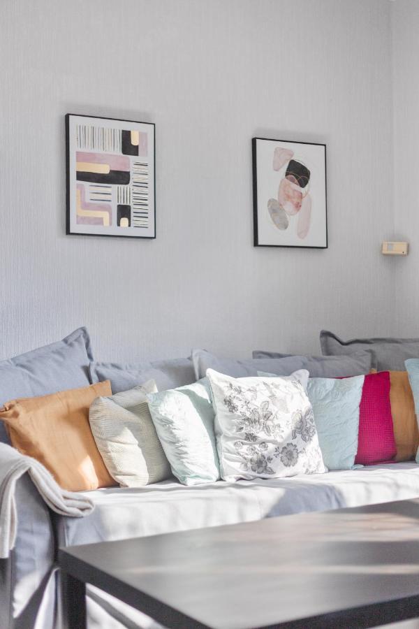 Lovely 3bed House-private Parking Ferienhaus EDI