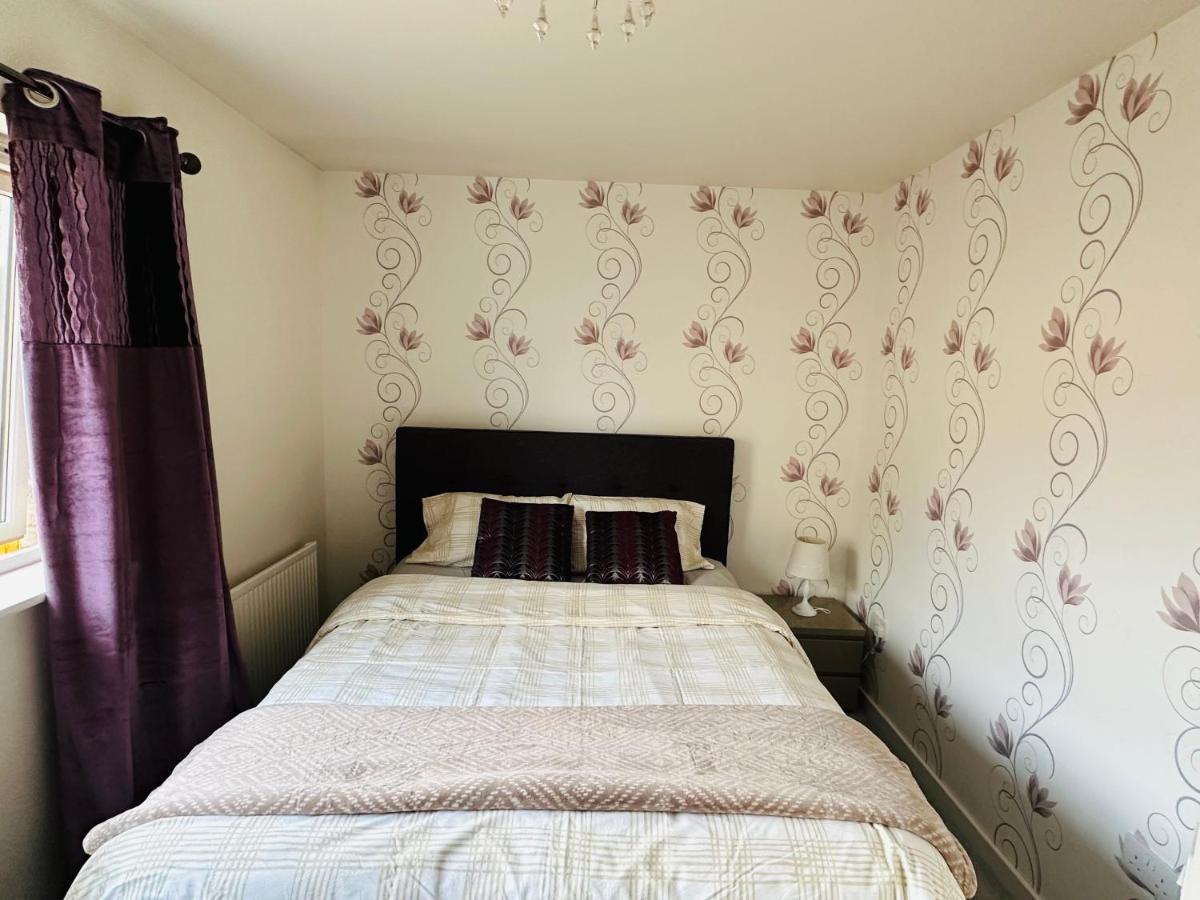 Villa Modern 3 Bed With Free Parking And Garden Close To Center And Airport EDI