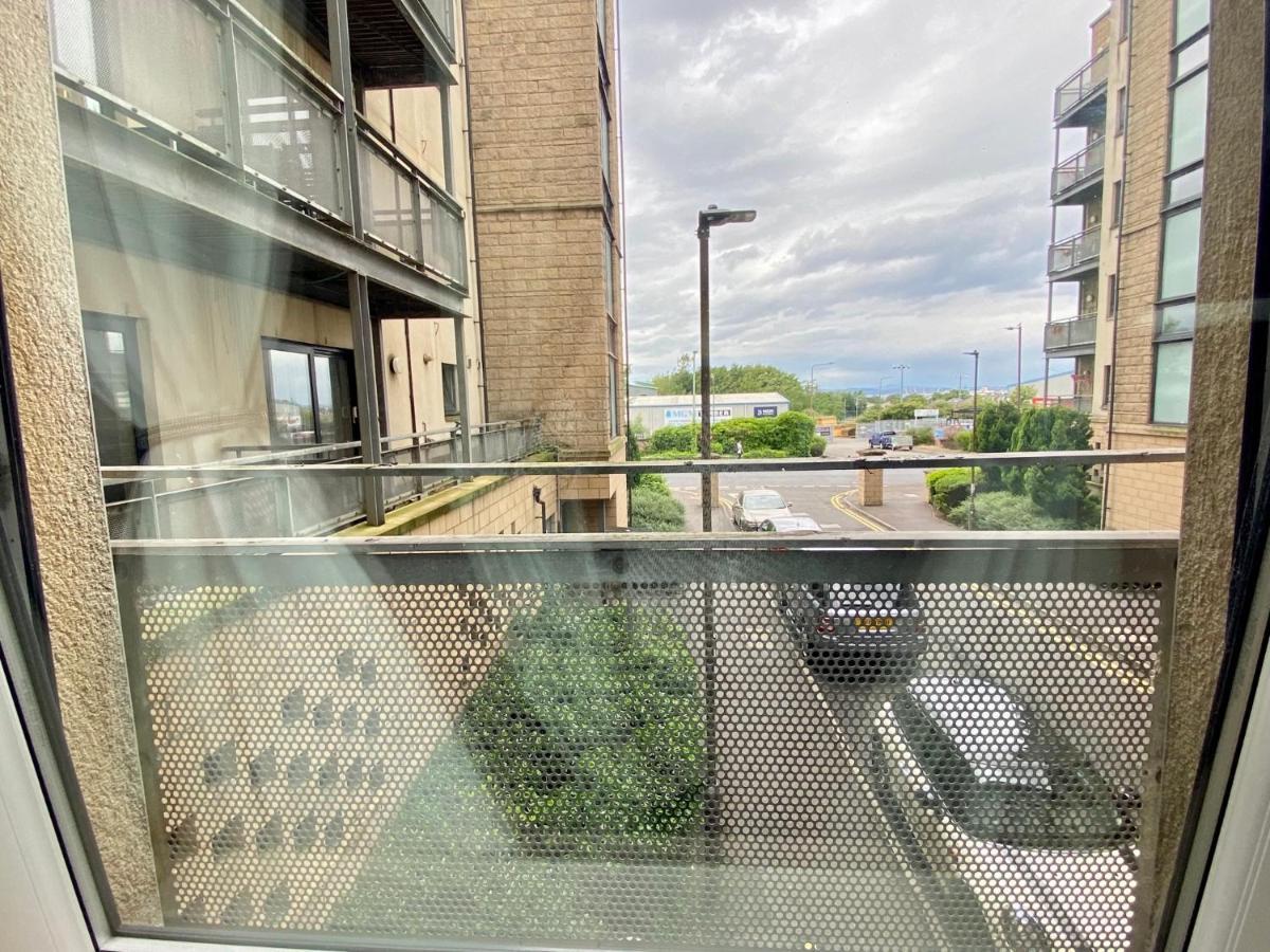 Lovely Double With Private Bathroom And Double With Shared Toilet & Parking Free EDI