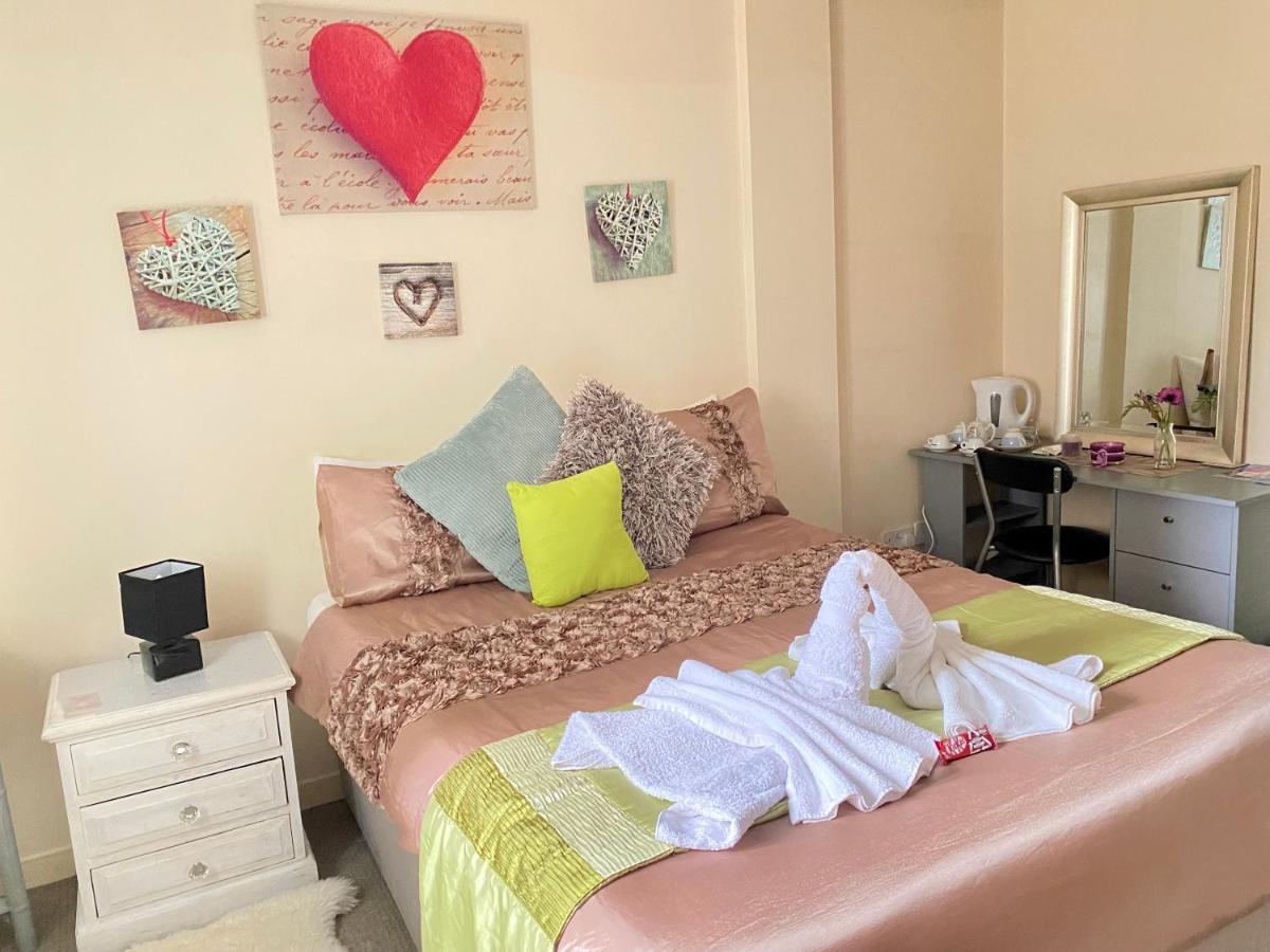 Lovely Double With Private Bathroom And Double With Shared Toilet & Parking Free * EDI