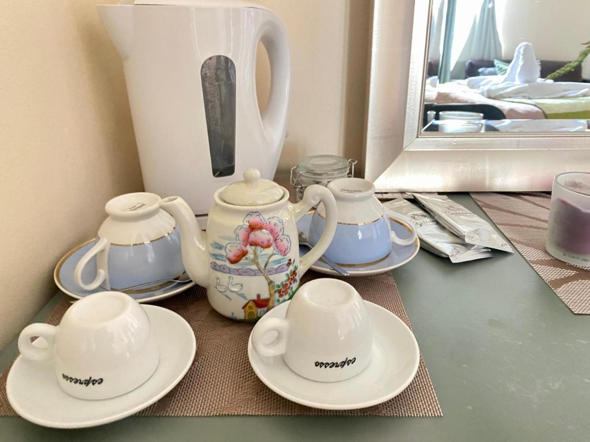Lovely Double With Private Bathroom And Double With Shared Toilet & Parking Free *