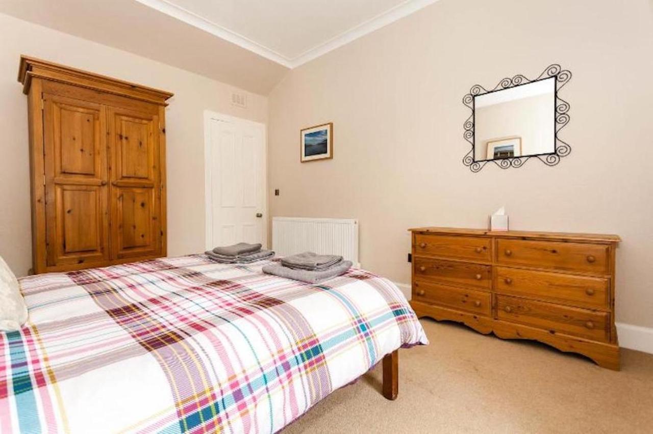 Entire, & Fully- Equipped Flat, West End Apartment Edinburgh