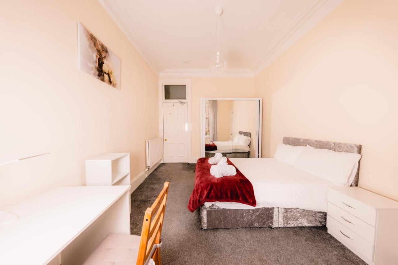 Specious Retreat With Famous Park Views * Edinburgh