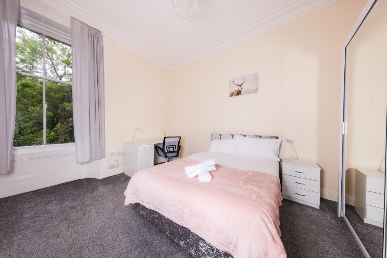 Apartment Specious Retreat With Famous Park Views