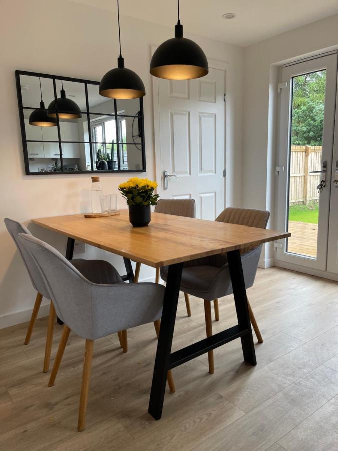 4 Bedrooms House With Garden *