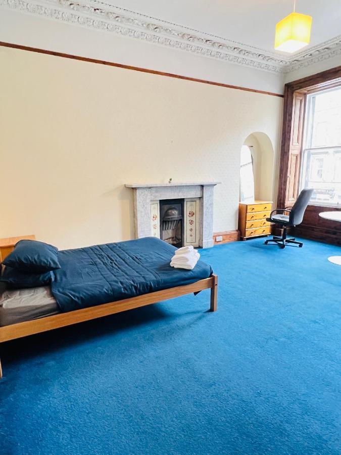 Massive 5bed 2bath Flat Available For Fringe Festival Apartment *