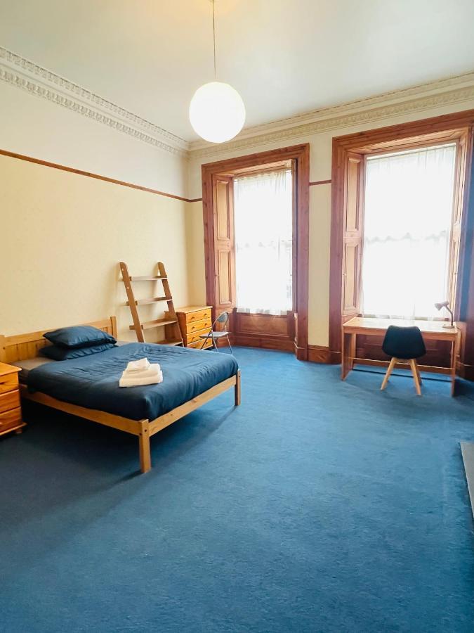 Massive 5bed 2bath Flat Available For Fringe Festival Apartment