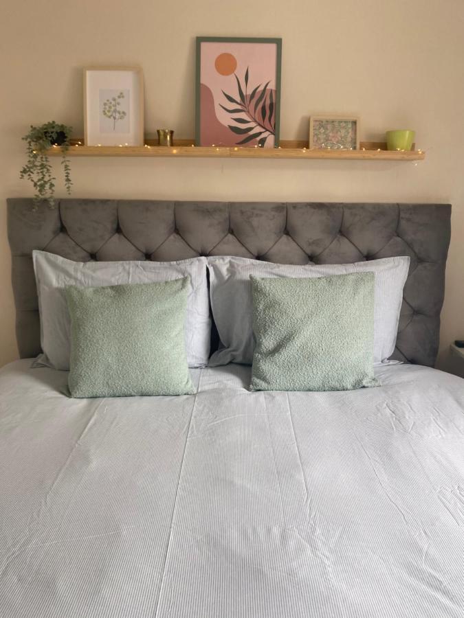 Cozy Bedroom In Shared With Free Parking Homestay Edinburgh