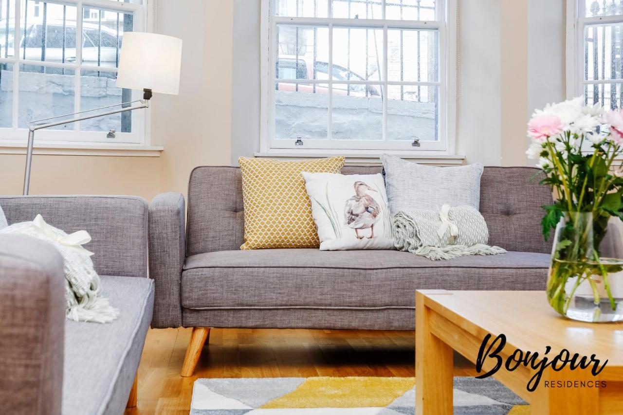 Montmartre Suite: New Town With Parking & Patio *