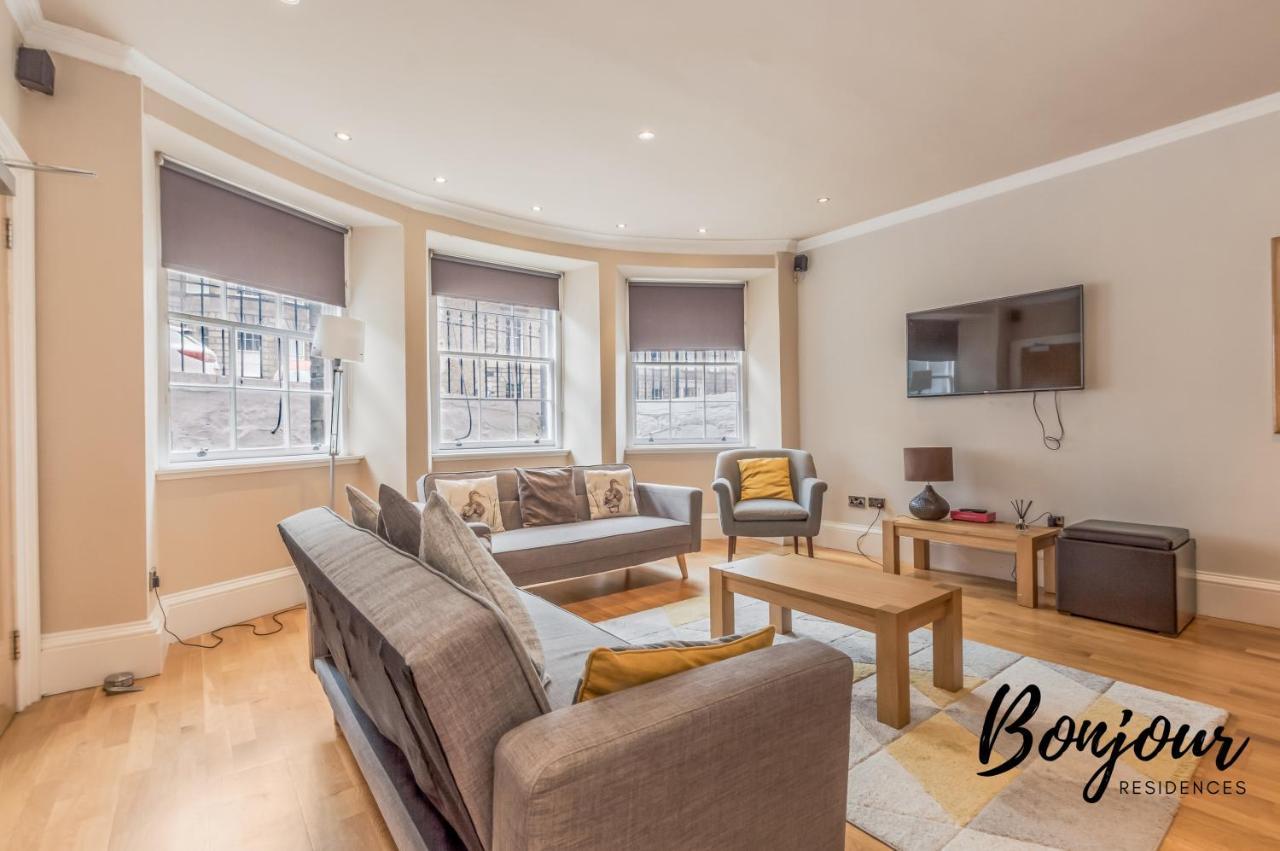 Montmartre Suite: New Town With Parking & Patio Apartment Edinburgh