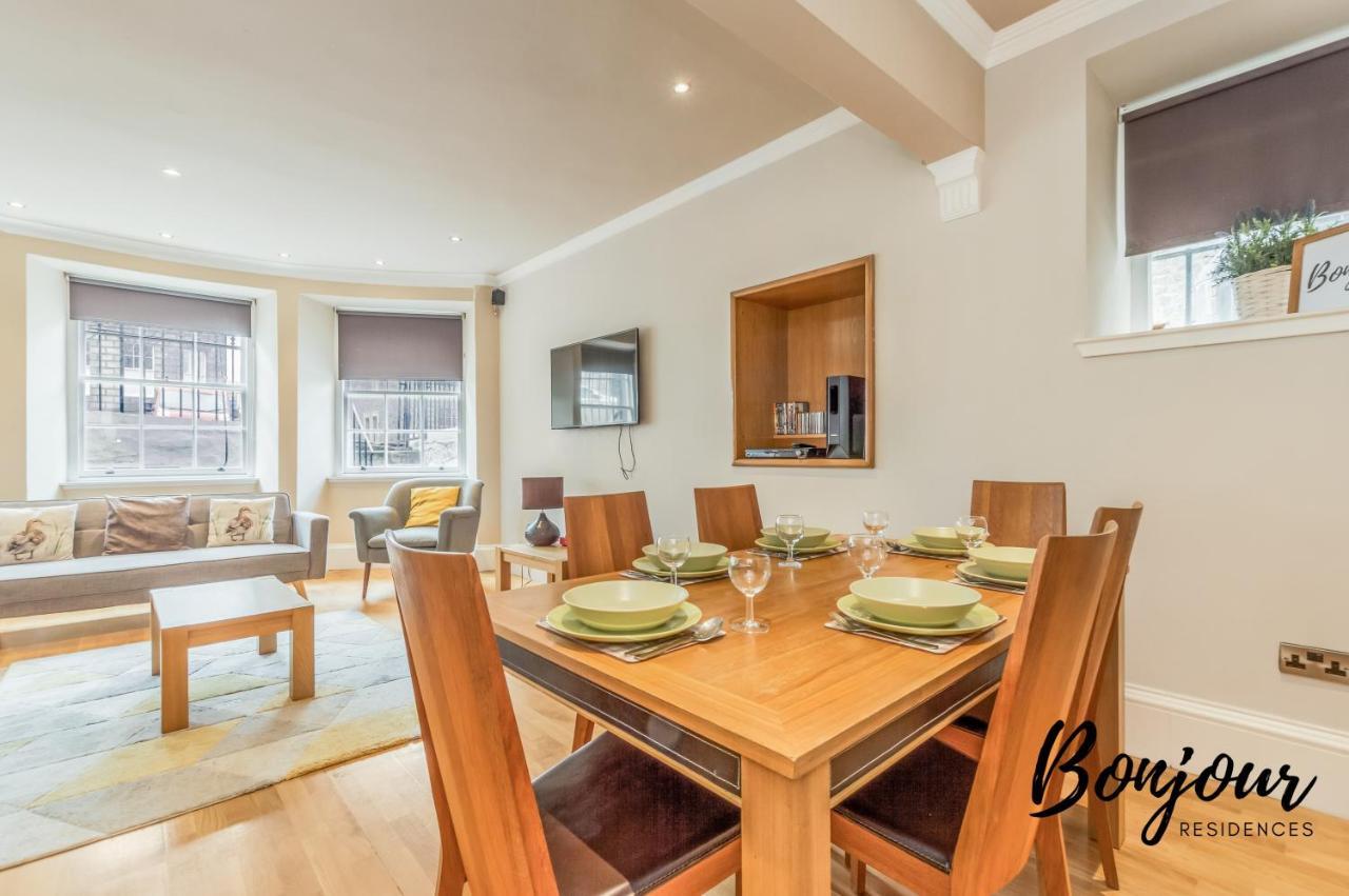 Montmartre Suite: New Town With Parking & Patio Apartment Edinburgh
