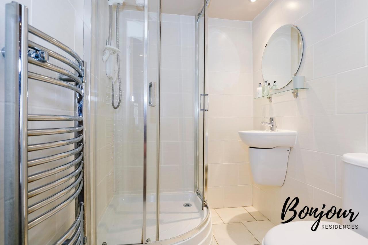 Montmartre Suite: New Town With Parking & Patio Edinburgh