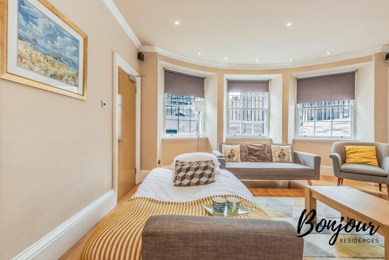 Montmartre Suite: New Town With Parking & Patio Edinburgh