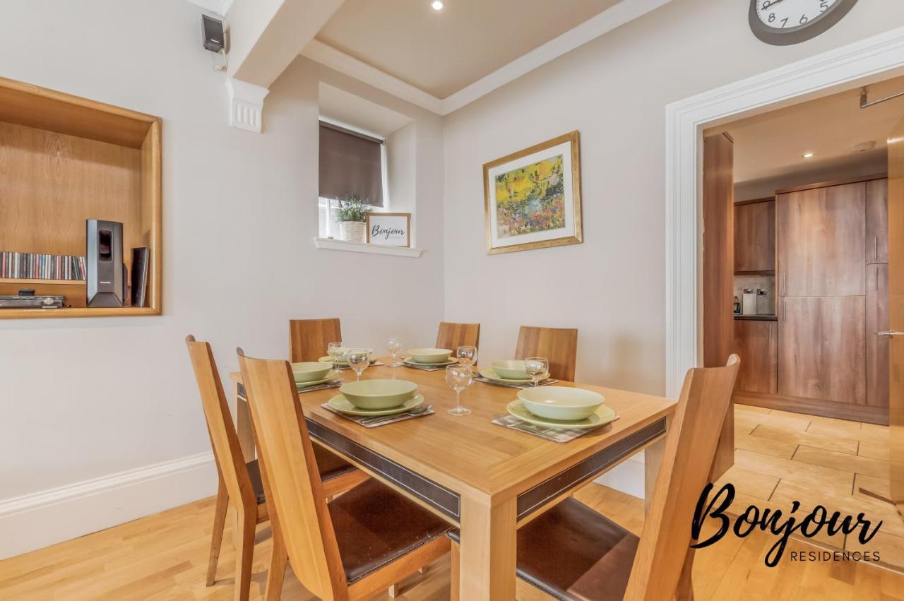 Montmartre Suite: New Town With Parking & Patio