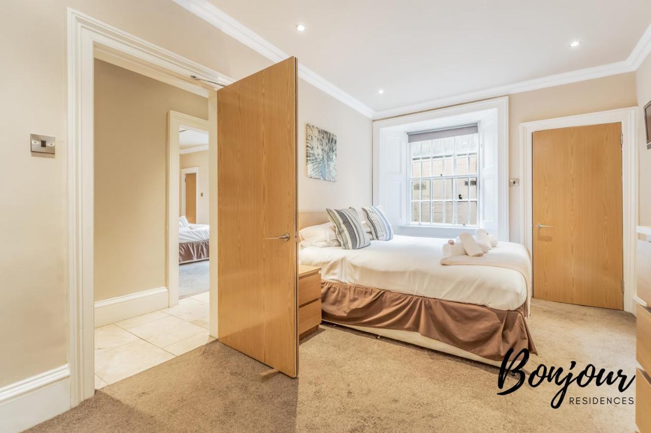 Montmartre Suite: New Town With Parking & Patio * Edinburgh