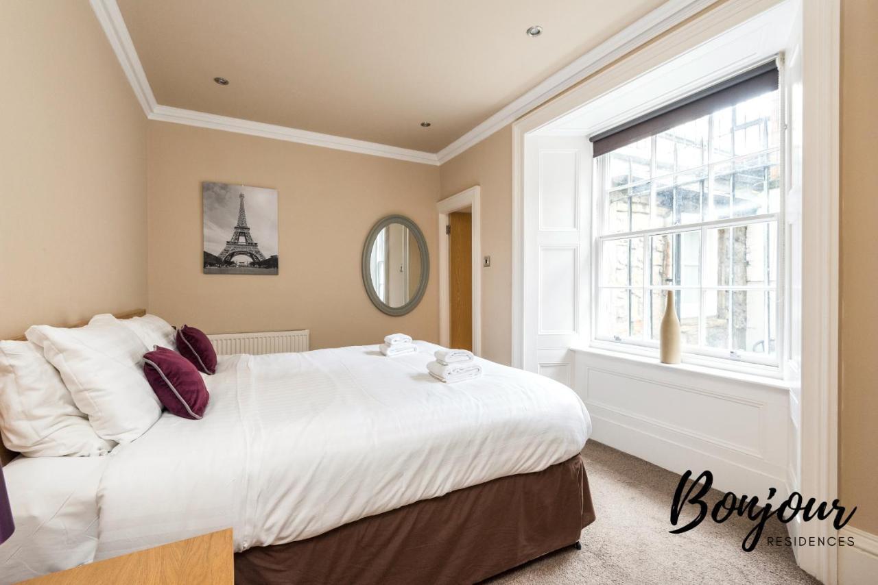 Montmartre Suite: New Town With Parking & Patio *