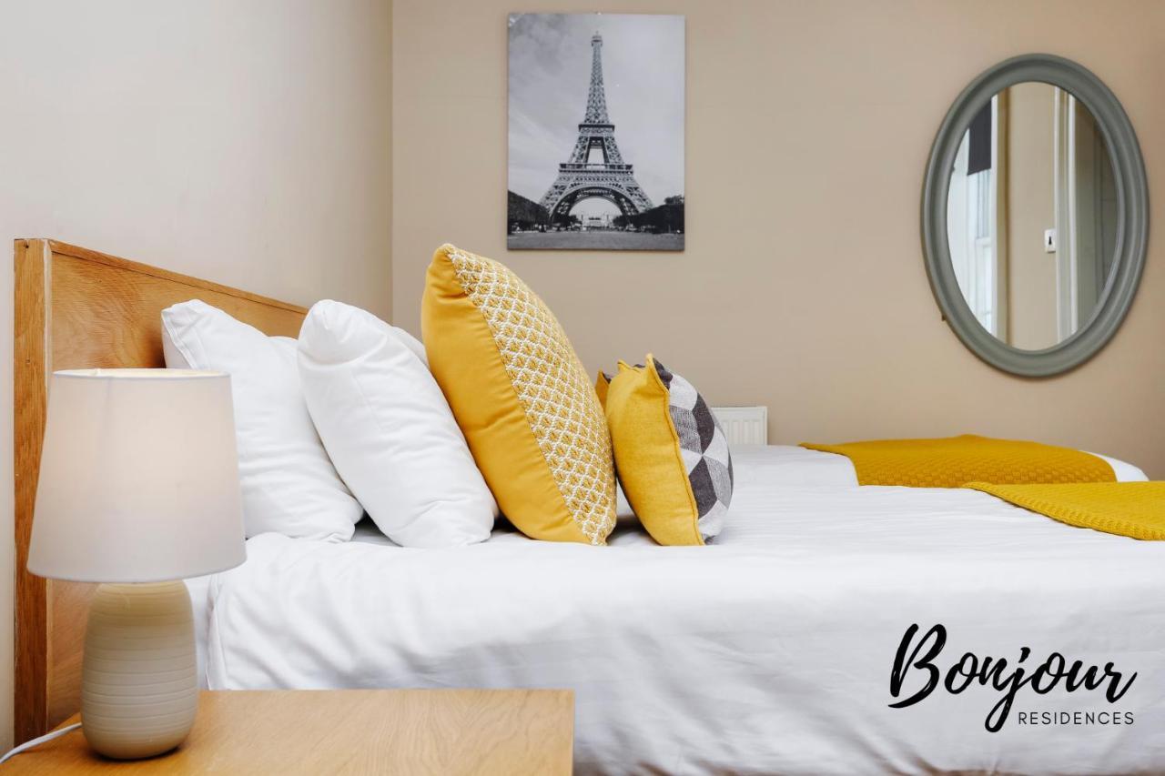 Montmartre Suite: New Town With Parking & Patio Apartment *