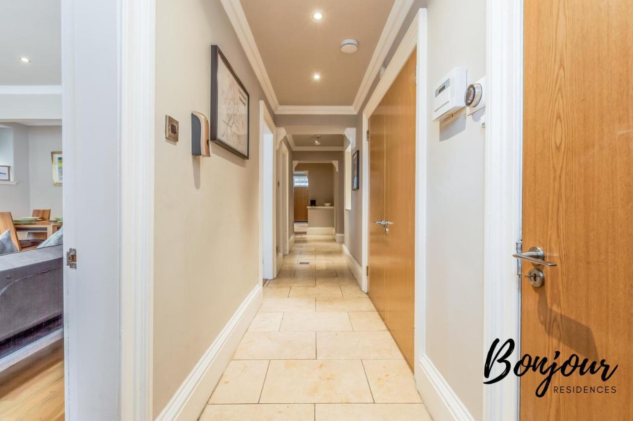 Montmartre Suite: New Town With Parking & Patio * Edinburgh