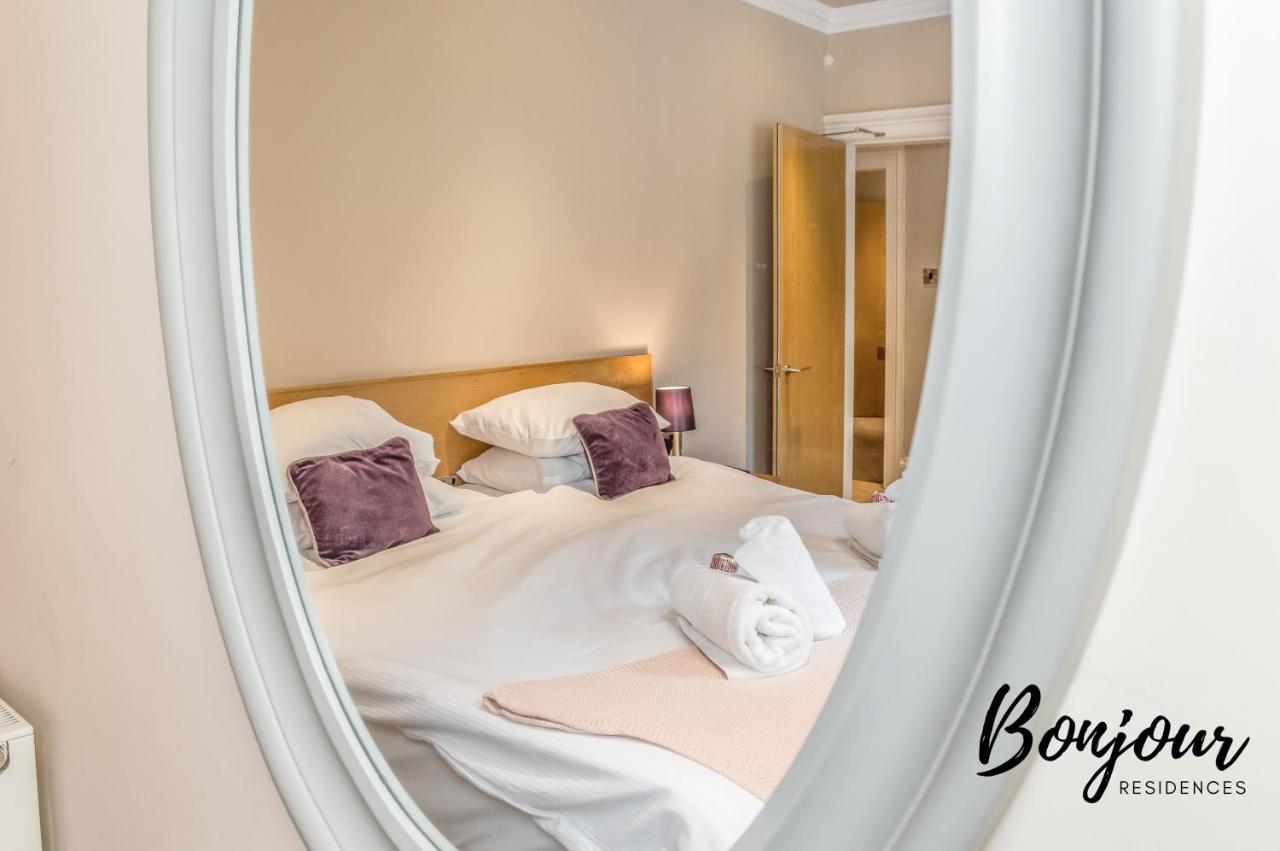 Montmartre Suite: New Town With Parking & Patio Apartment Edinburgh