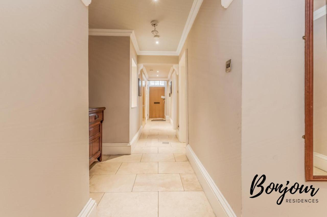 Montmartre Suite: New Town With Parking & Patio Edinburgh