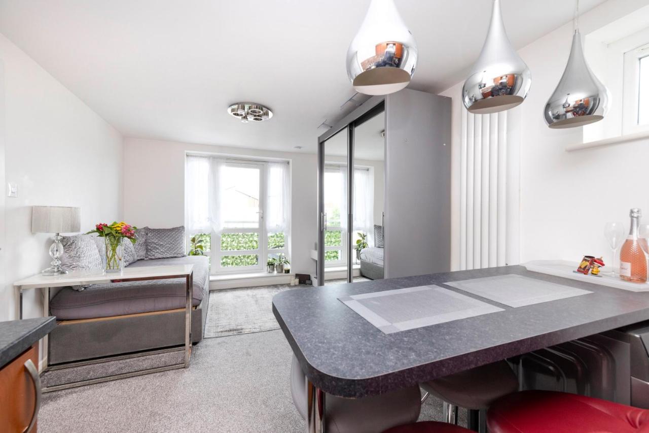Apartment Joivy Elegant Flat With Balcony Edinburgh
