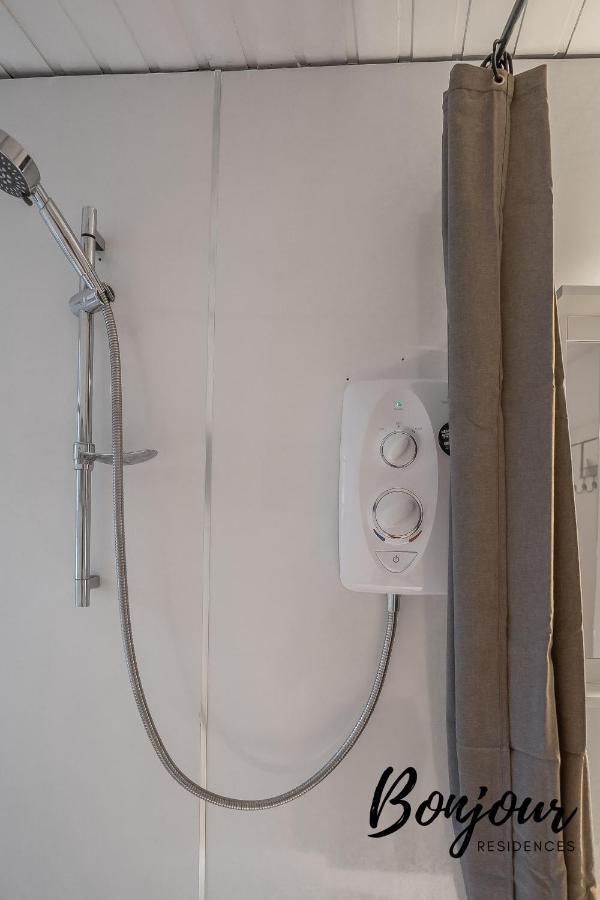 Apartment Cadet - 2br-1ba - Newly Decorated! By Bonjour Residences Edinburgh