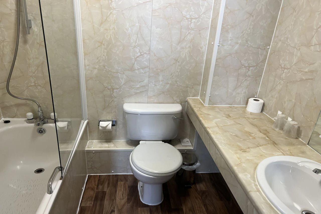 Eliza House 3*