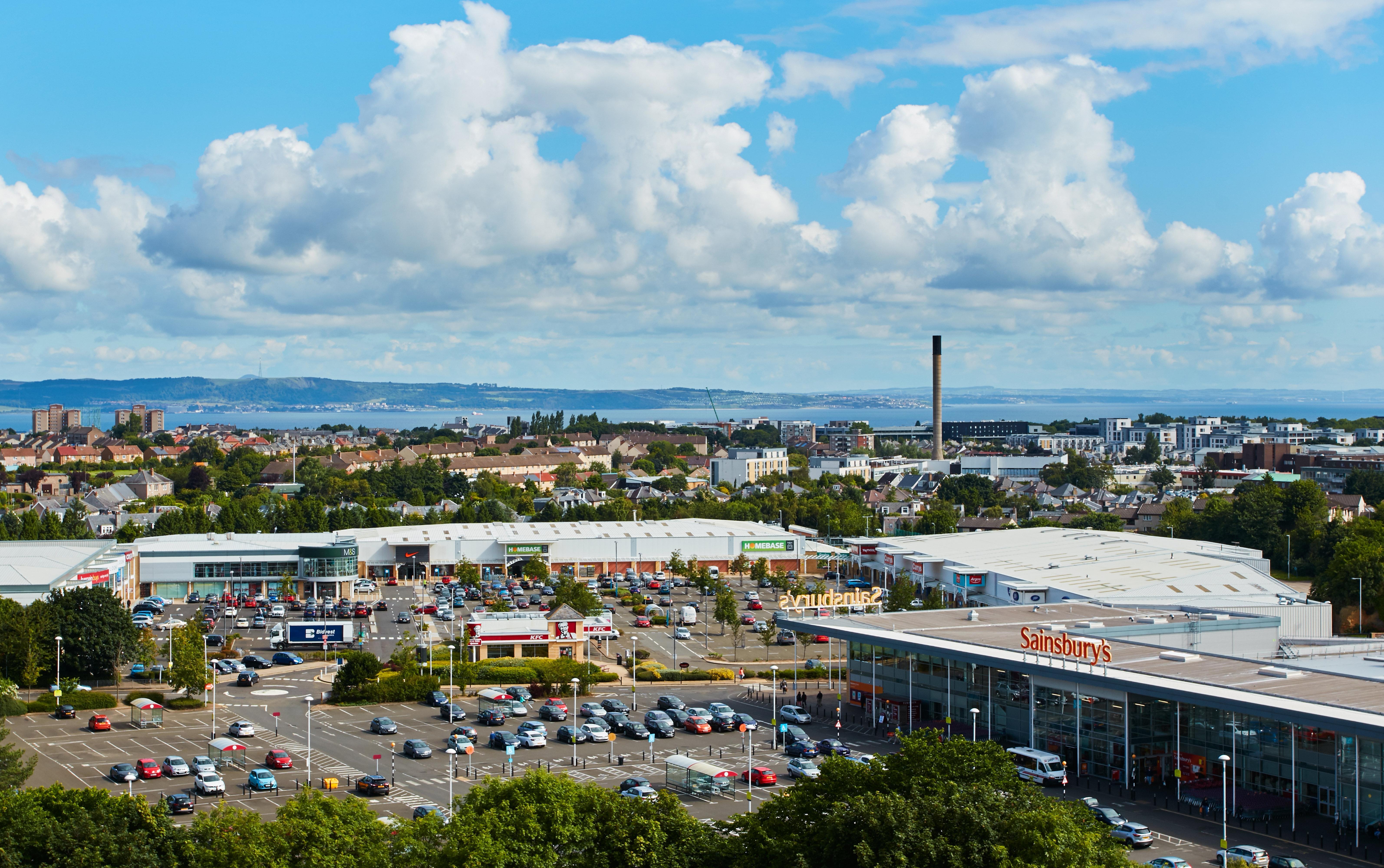 Hotel Holiday Express City West By Ihg 3*