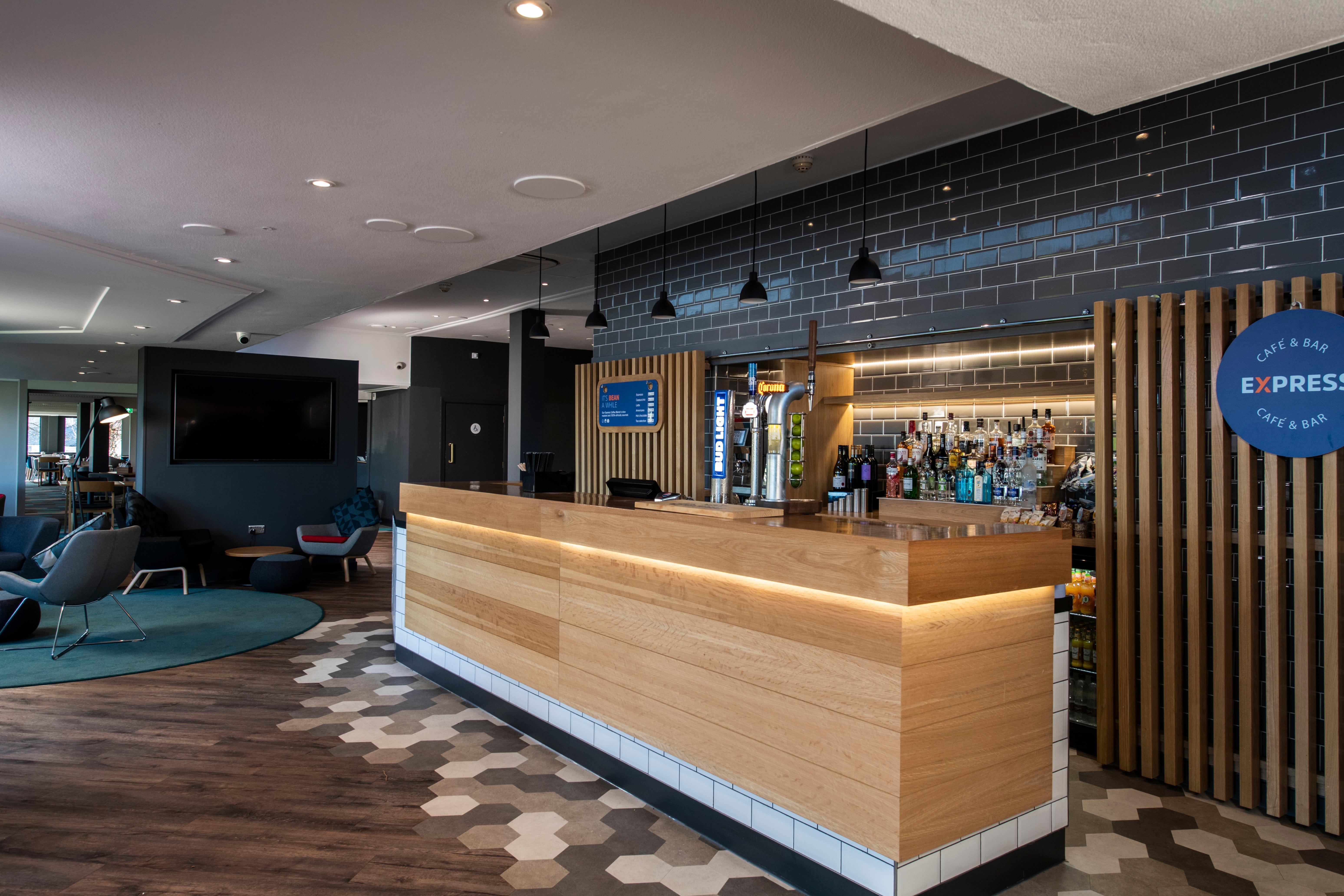 Holiday Express City West By Ihg