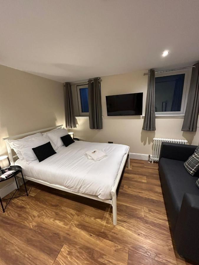 Modern Double With Sofa