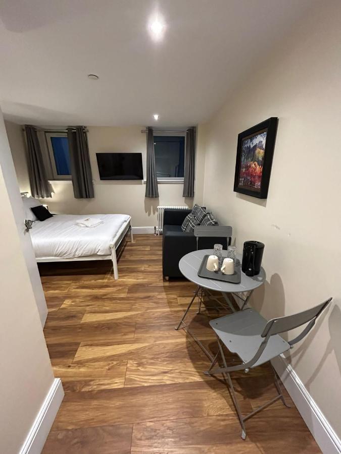 Modern Double With Sofa Homestay Edinburgh