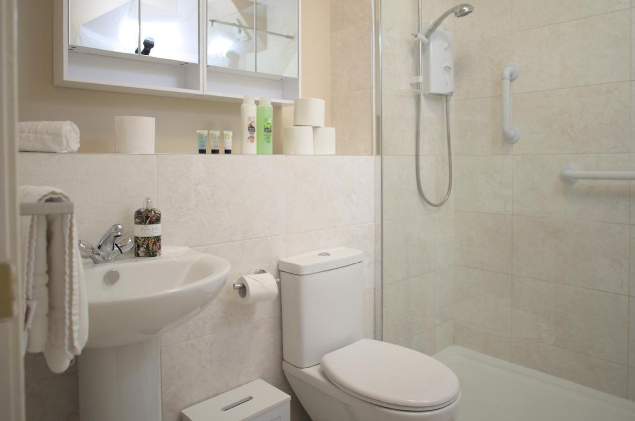 Modern 2-bed Haven, Free Parking *