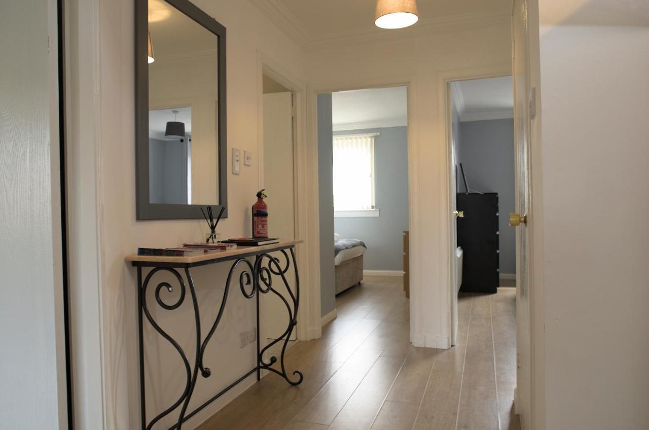 Modern 2-bed Haven, Free Parking EDI