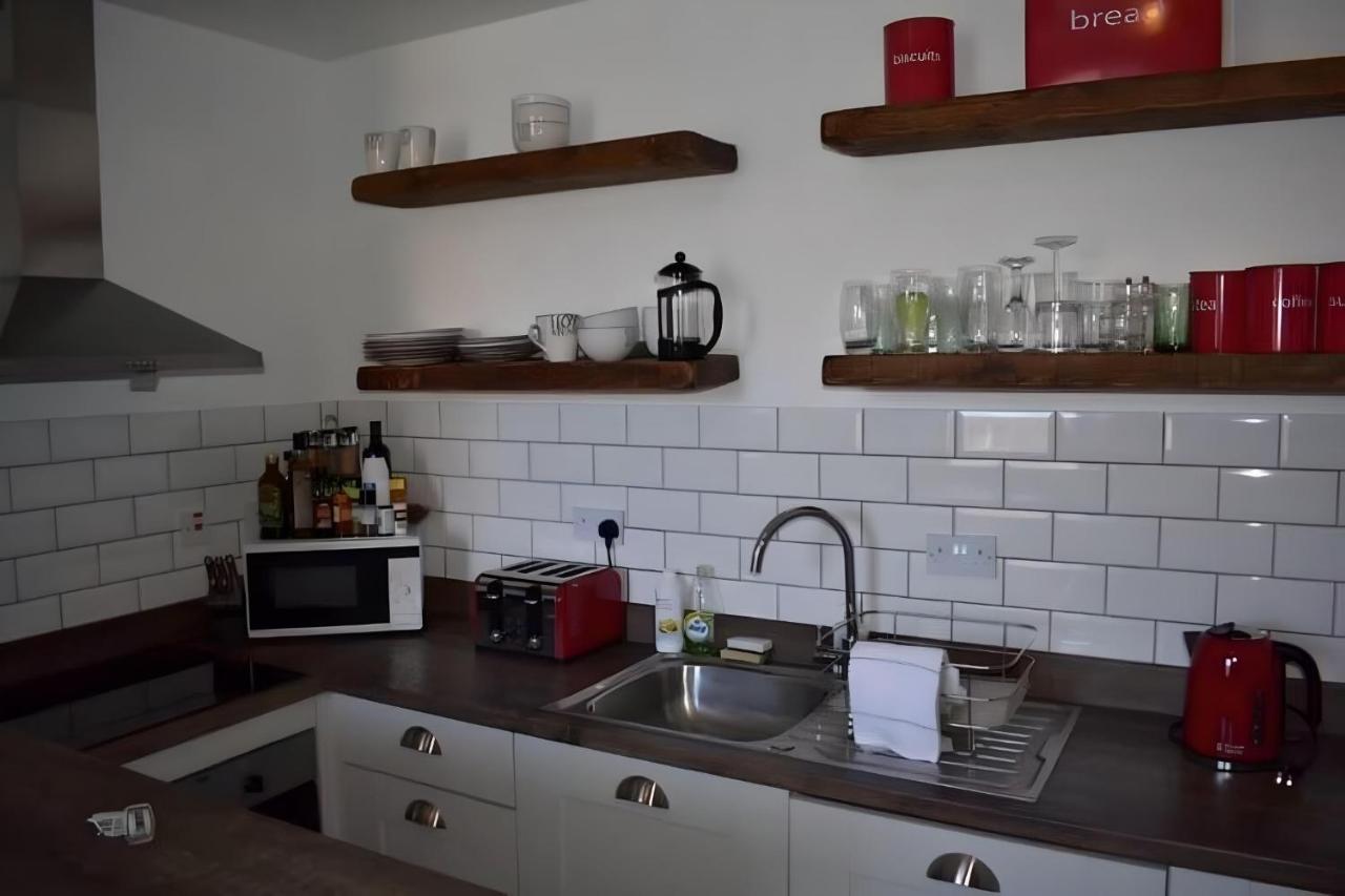 Edina Place -lovely Central One Bedroom