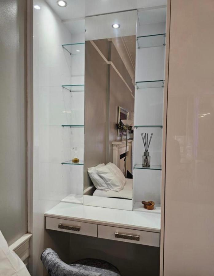 Luxury Family With Private Bathroom In The Heart Of Homestay *