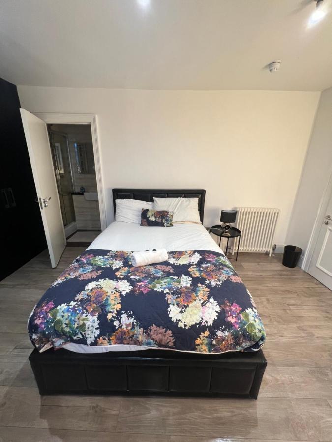 Homestay Luxury Double W/ Private Bathroom Edinburgh