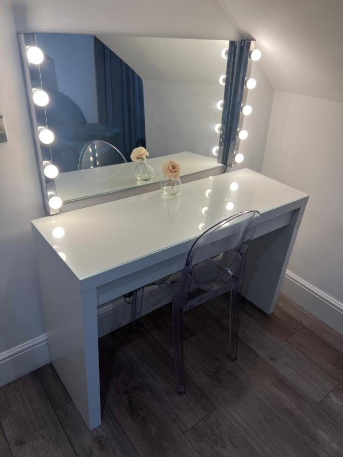 Luxury Double W/ Private Bathroom Homestay *