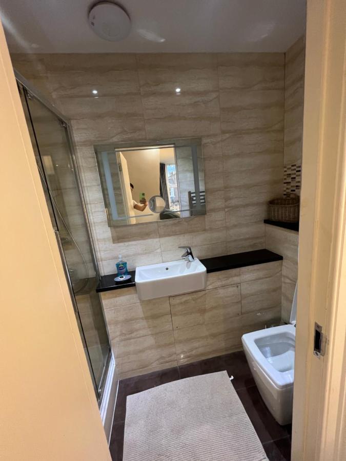 Luxury Double W/ Private Bathroom Homestay Edinburgh