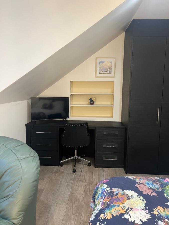 Luxury Double W/ Private Bathroom Homestay