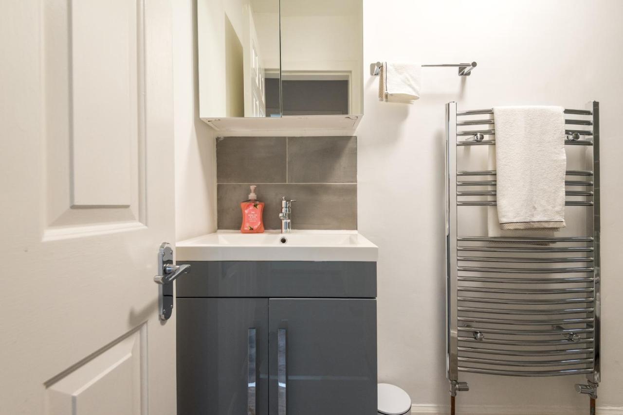 1bed, Ground Floor, Private Entrance Apartment *